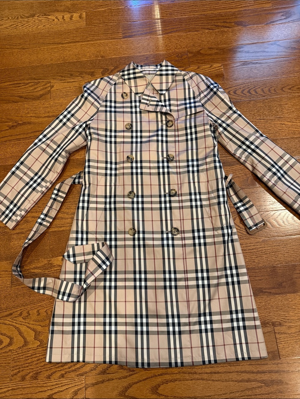 Burberry Beige Plaid Double-Breasted Trench Coat - Picture 9 of 15